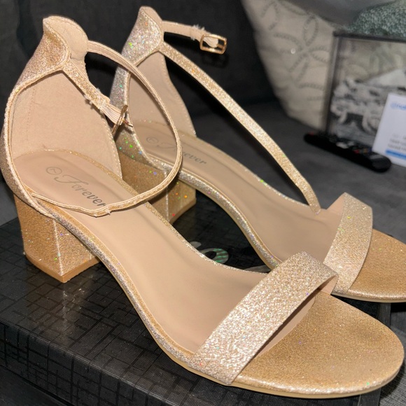 Champagne glitter 2” block heels women’s size 7 - Picture 4 of 7